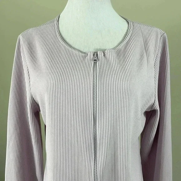 Pretty little thing size 8 light lilac zip up jacket - Picture 4 of 7